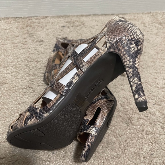Fergalicious by Fergie woman shoes snakeskin size 9 - Picture 2 of 6